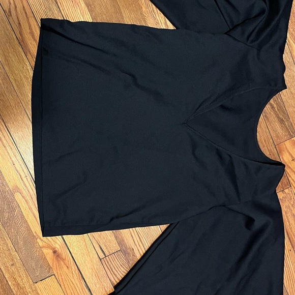 Cute Bell Sleeve Black Top! Only worn once! Great Condition! - Picture 4 of 4
